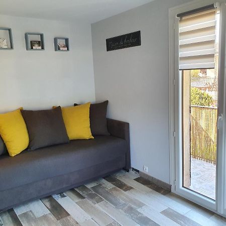 Studio accès direct à la plage La Londe-les-Maures Extérieur photo