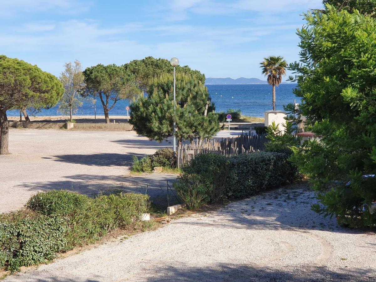 Studio accès direct à la plage La Londe-les-Maures Extérieur photo